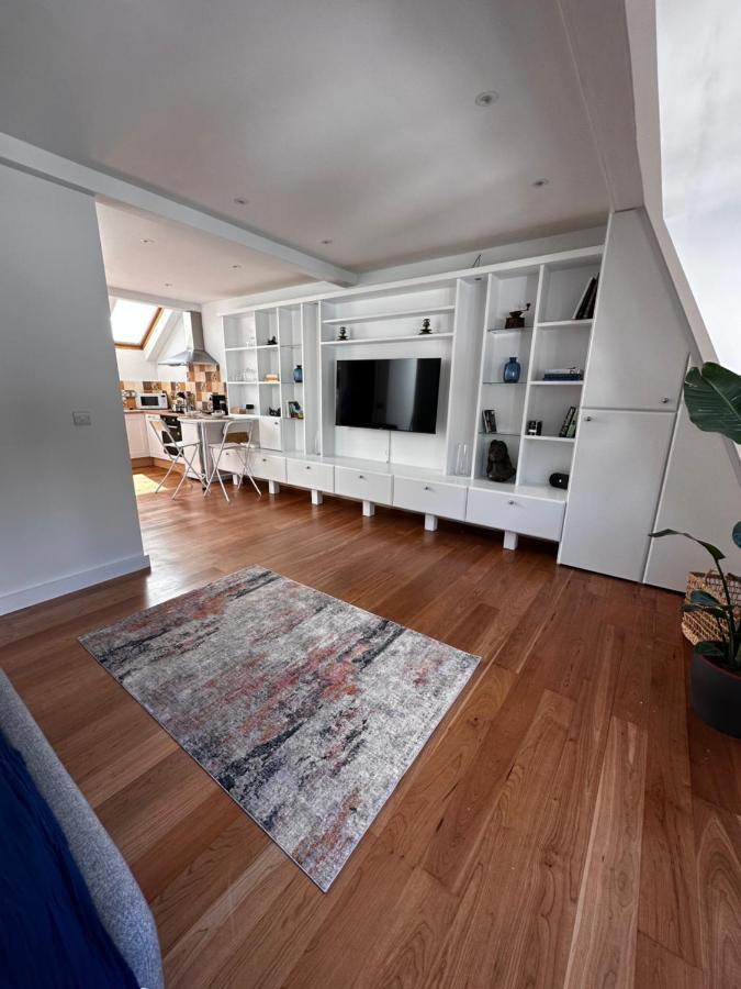 Studio Flat In The Heart Of Hampstead, Лондон Экстерьер фото
