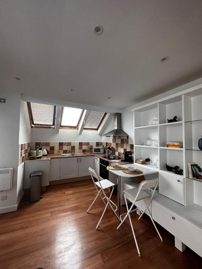 Studio Flat In The Heart Of Hampstead, Лондон Экстерьер фото