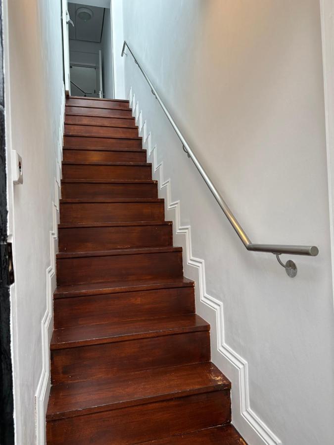 Studio Flat In The Heart Of Hampstead, Лондон Экстерьер фото