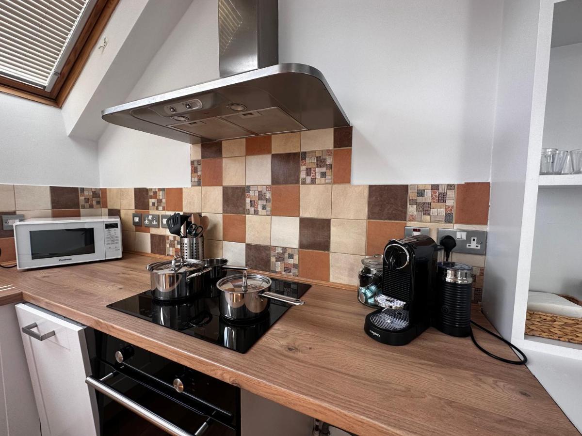 Studio Flat In The Heart Of Hampstead, Лондон Экстерьер фото